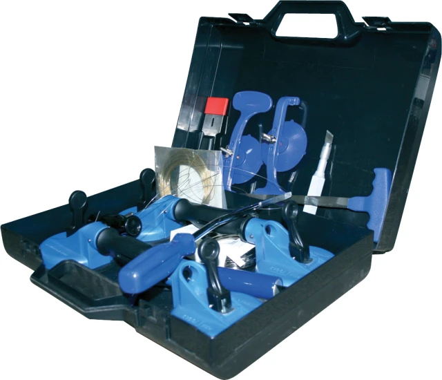 Комплект для вклейки стекол Werkzeugkoffer fur die Scheibenreparatur