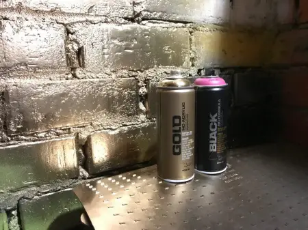 Goldchrome BLK-600 MONTANA BLACK 600ML Краска BLACK золото